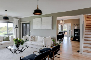 Chateau Clarence Luxurious Waterfront Retreat